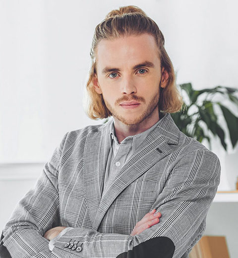 https://safaie.co/wp-content/uploads/2020/09/team2.jpg